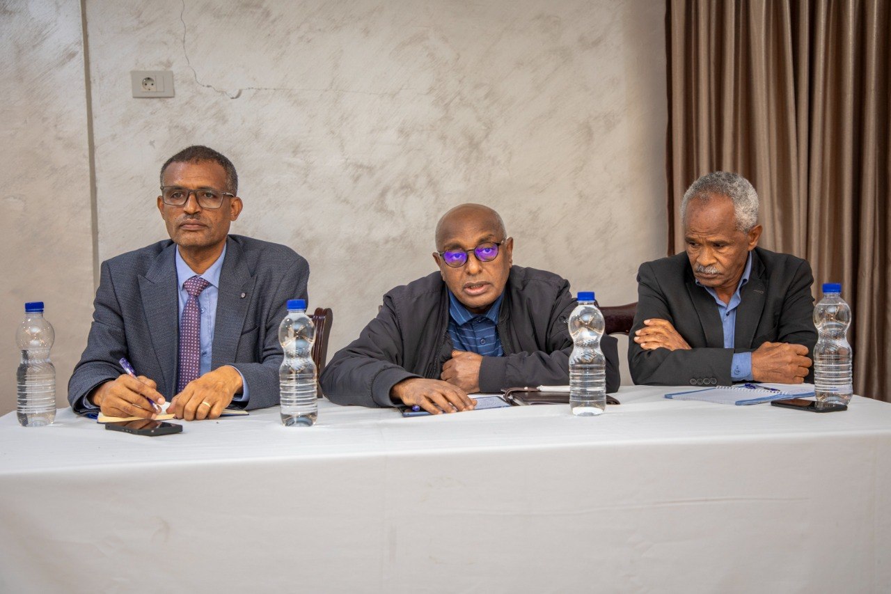 አማራ ባንክ በደብረ ብርሃን ከተማ ከደንበኞች፣ ከባለሀብቶችና ከባንኩ ሰራተኞች ጋር ለሁለት ቀናት የቆየ ውይይት አካሄደ።